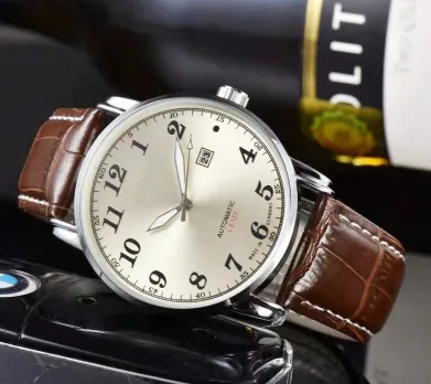 Leather Belt Sweep Quartz Watch